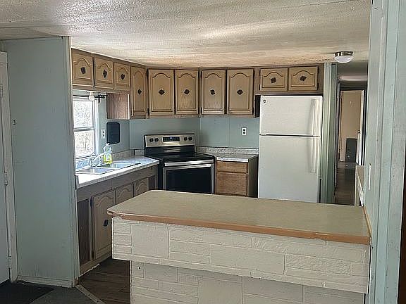 5th image of 4030 Wilkes St