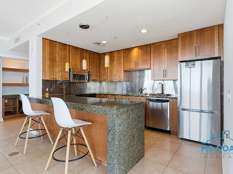 2060 Beach Blvd #604 — Photo 4