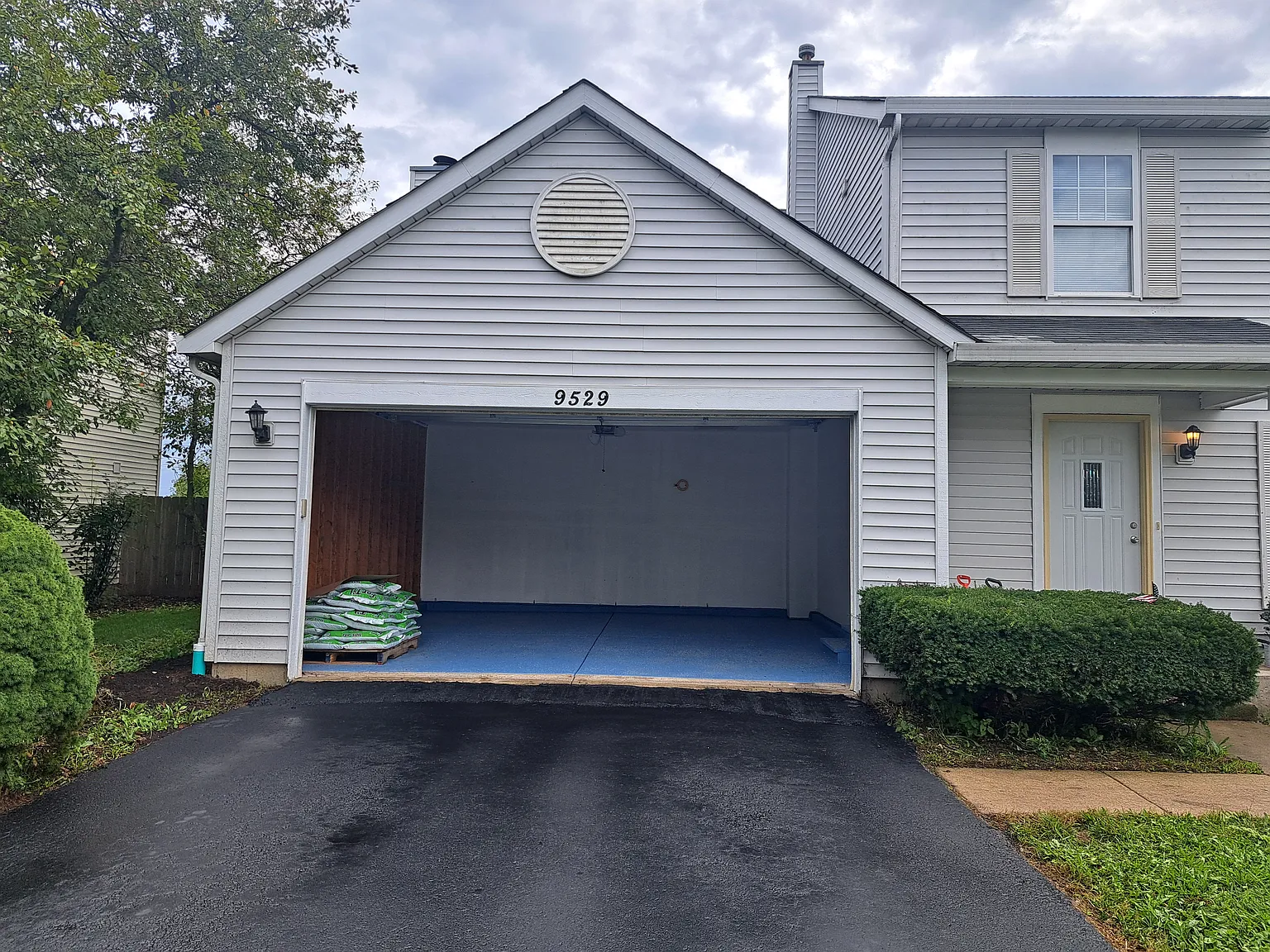 4 bed, 2.5 bath, 1799 sqft, $2,950 — Photo 3