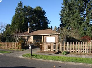 12537 SE Salmon St, Portland, OR 97233