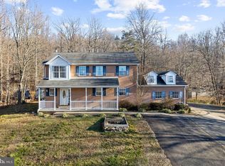 9693 Crest Hill Rd, Marshall, VA 20115