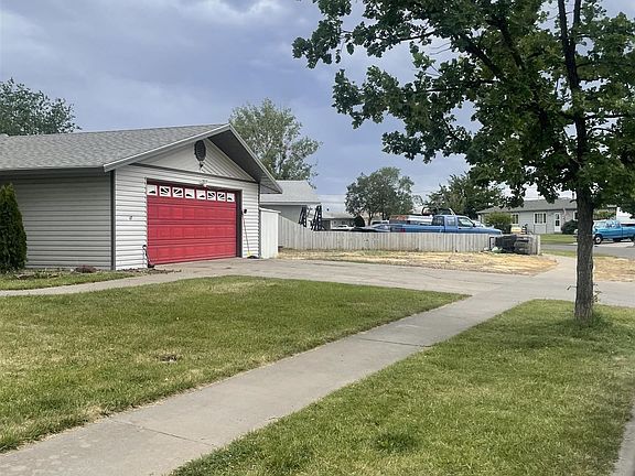 2nd image of 256 W Parkview Dr