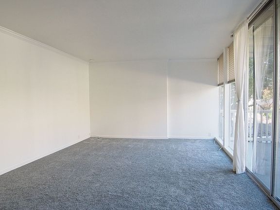 3rd image of 32 Andrew Dr APT 124