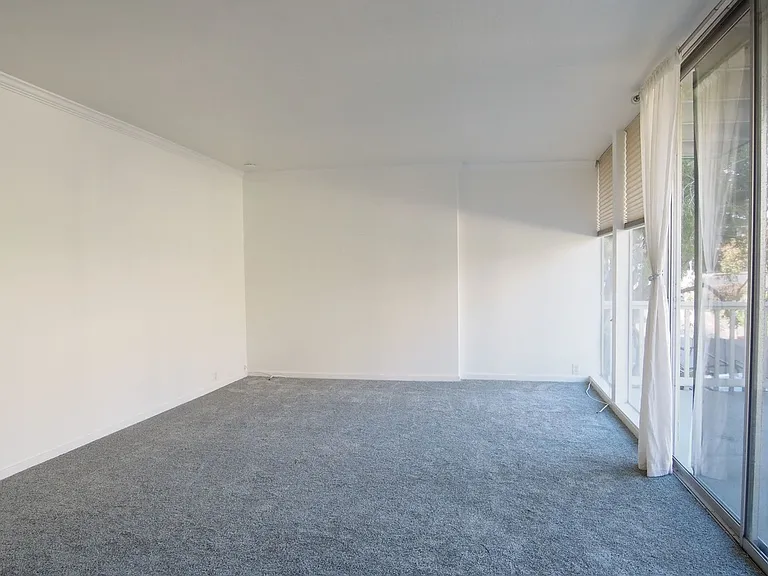 32 Andrew Dr #124 — Photo 3