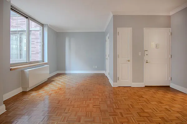 Sold by eRealty Advisors Inc | media 10