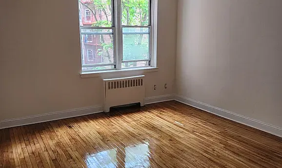 14309 Barclay Ave — Photo 2