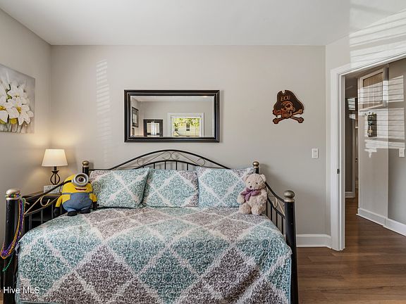 4th image of 1809 Nash Street NW