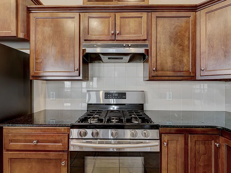 2104 Del Simmons Dr — Photo 23