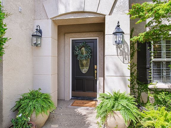 4th image of 2339 Wintergreen Ct