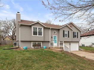 1208 W Huntington Dr, Greenwood, MO 64034