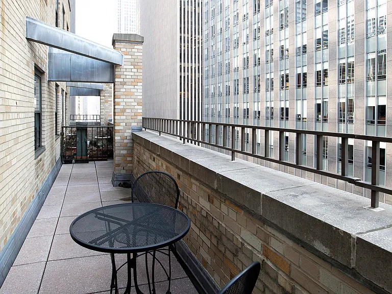150 W 51st St #2102 — Photo 20