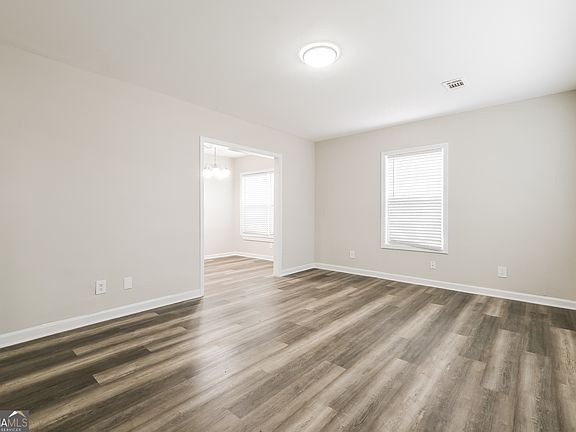 5th image of 1228 Princess Ave SW