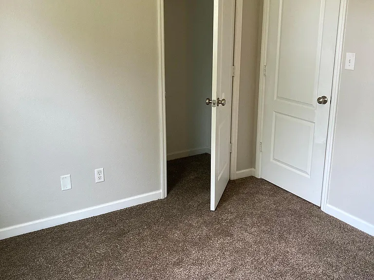 106 Cloverbrook Dr — Photo 17