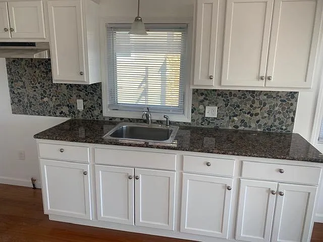 48 Winona Ave — Photo 8