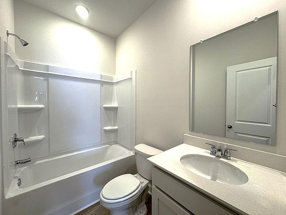 4th image of 5140 Blackberry Ln
