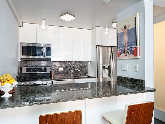 3rd image of 132 E 35th St #6J