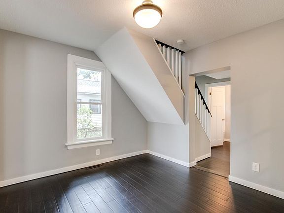 4th image of 1019 6th Ave S