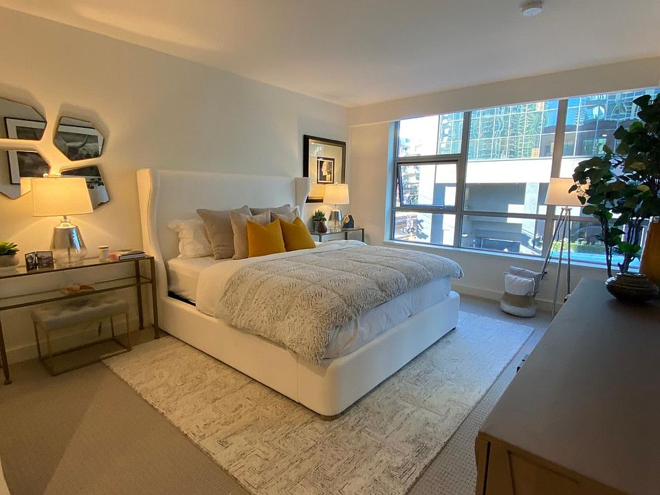 Large primary bedroom
