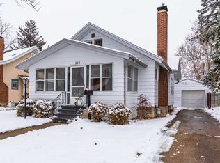 516 Kreitzer Ave, Bloomington, IL 61701