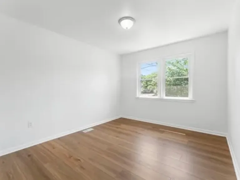 323 S Wood Ave — Photo 5
