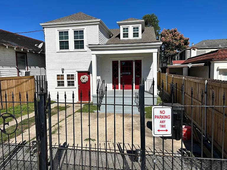 2553 Elder St — Photo 9