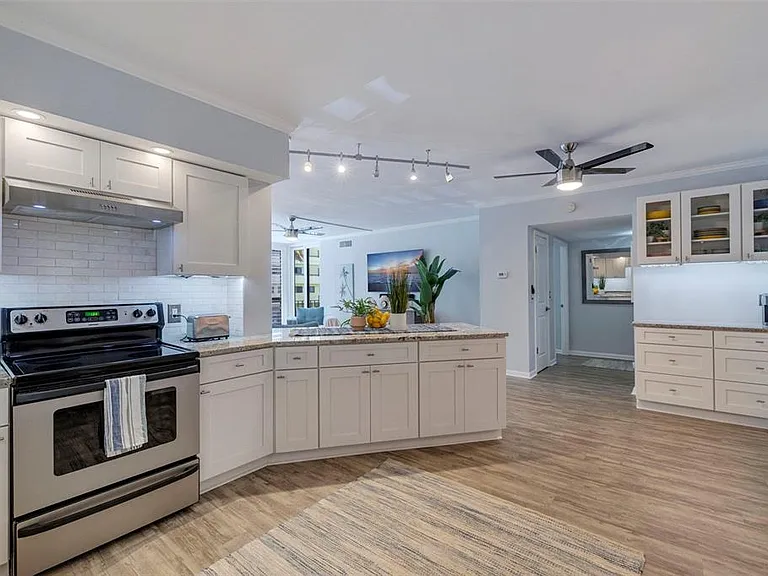 5396 Gulf Blvd #209 — Photo 8