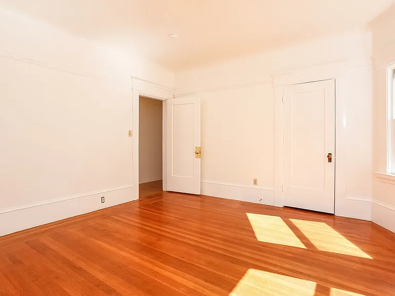 6458 Colby St — Photo 24