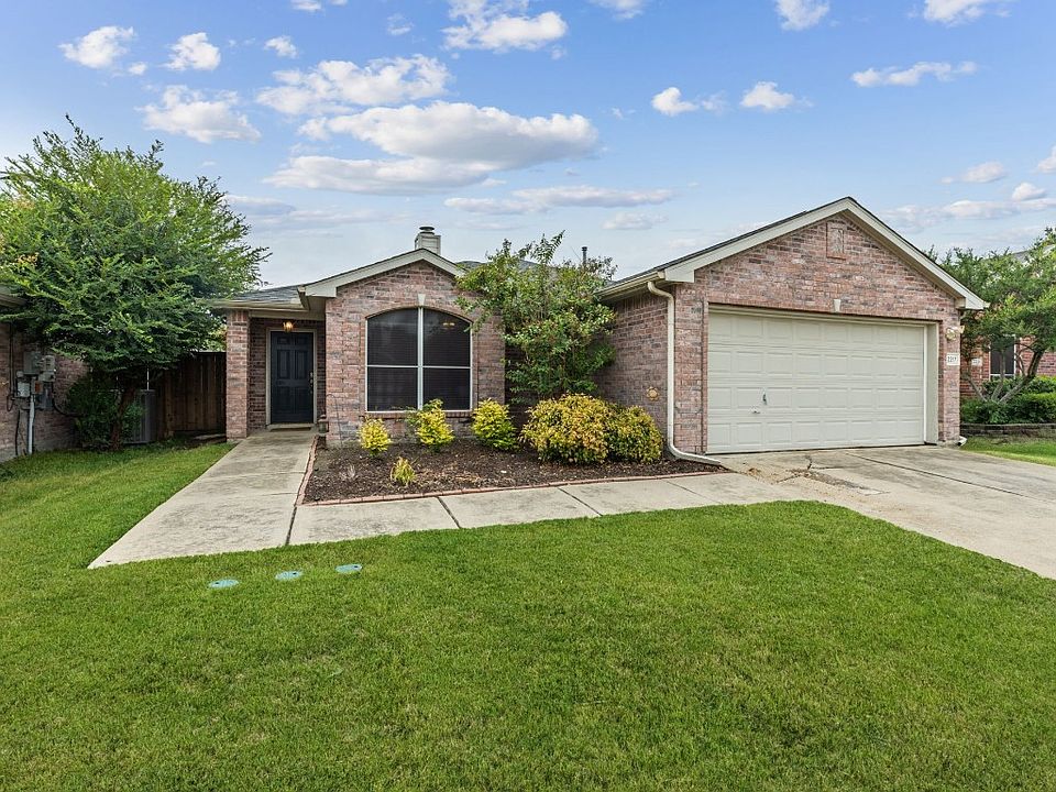 1st image of 2217 Spruce Cir