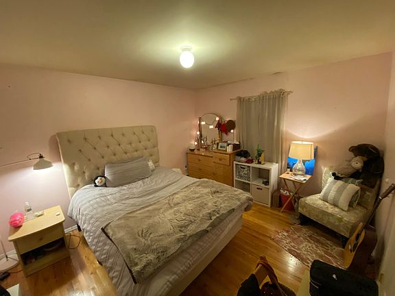 2nd image of 40 S 33rd St