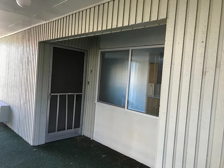 401 S Holly St — Photo 14