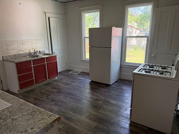 5th image of 1030 Prairie Ave