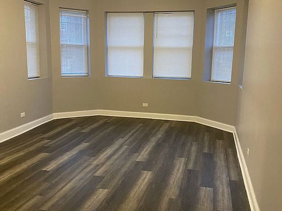 3rd image of 1215 W 81st St #1221-G