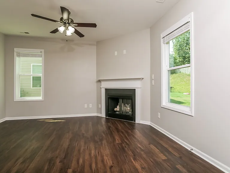 377 Crawford Pkwy — Photo 4