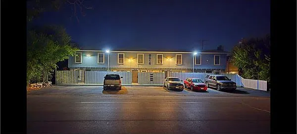 8616 Putnam Dr — Photo 2