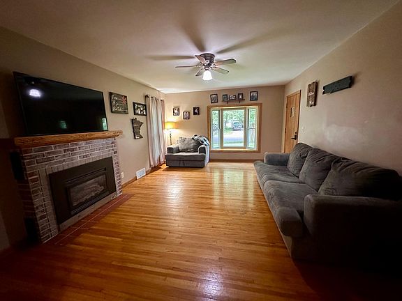3rd image of 2934 Oak Ave