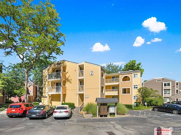 5th image of 7392 W Lake Sammamish Parkway NE #2-305