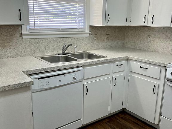2nd image of 1210 Dover Ave Unit B