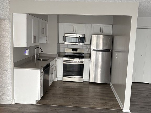 2nd image of 1828 Metzerott Rd