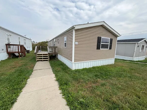 1624 W Summit St #113, Winterset, IA 50273
