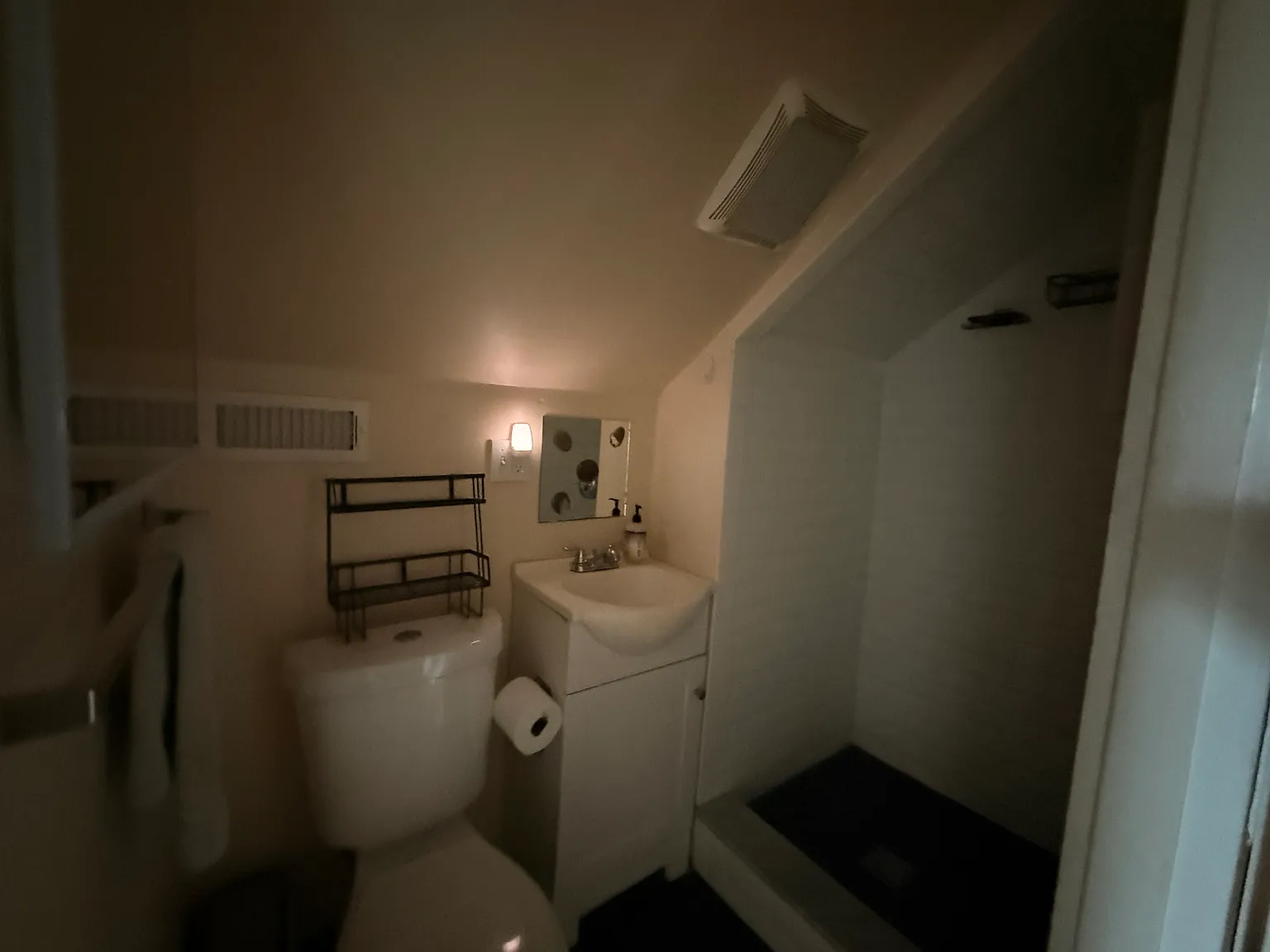 4 bed, $4,800 — Photo 2