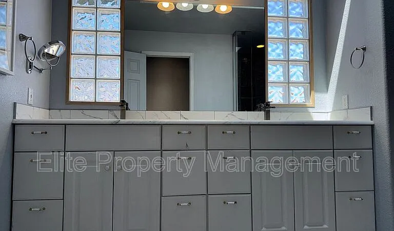 629 W Kenosha Dr — Photo 17