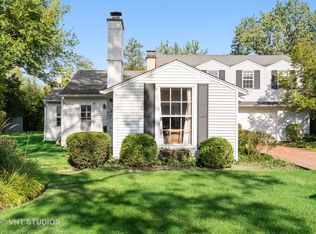 363 Thackeray Ln, Northfield, IL 60093