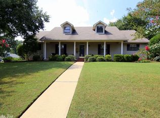 2418 Forest Creek Dr, Little Rock, AR 72211