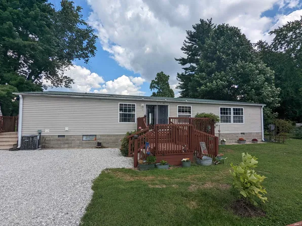 201 W 1st St, Oaktown, IN 47561