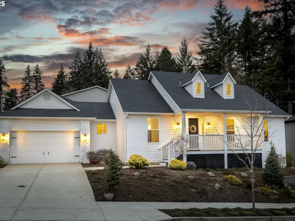 16541 SE Woodview Ln, Happy Valley, OR 97086