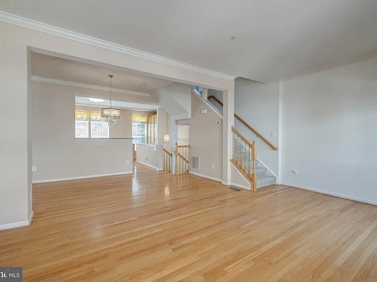 5821 Pearson Ln — Photo 7