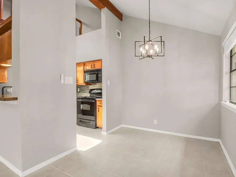 14216 Indian Woods — Photo 8