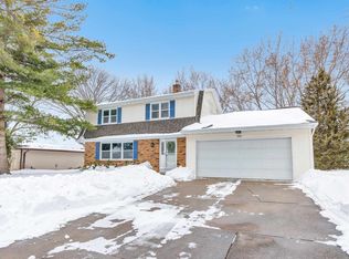 550 Edelweiss Dr, Green Bay, WI 54302