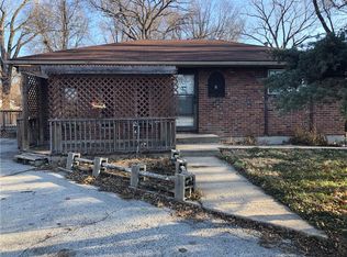 5715 N Lilac Ct, Kansas City, MO 64151