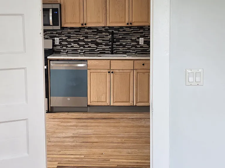 93 Bay View Ave #3 — Photo 4